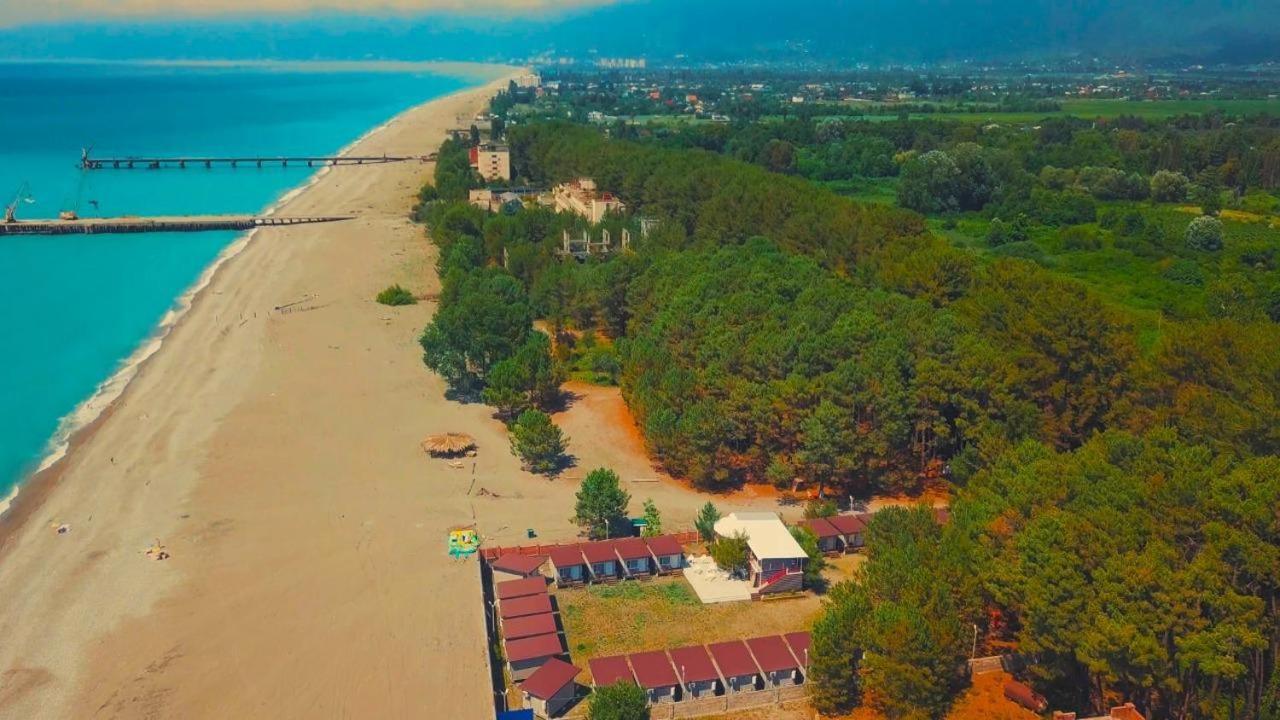 Ostrov Park-Hotel 피준다 외부 사진